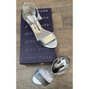 David Tate Taylen Sandal Women's Silver Block Heel Ankle Strap Size 7.5WW
